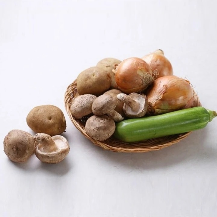 친환경 채소꾸러미(표고버섯 300g 감자 1kg 양파 1kg 애호박 1개)